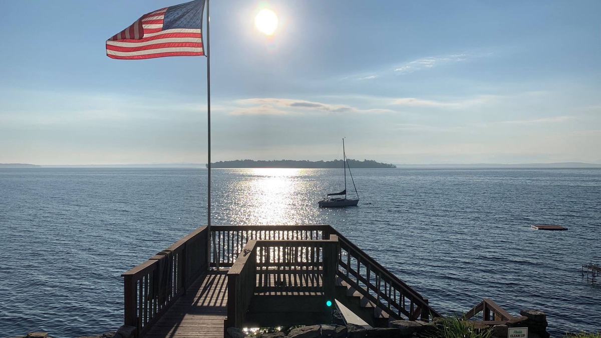 Plattsburgh House | Pet Friendly Lake Front Getaway On Lake Champlain, Plattsburgh NY