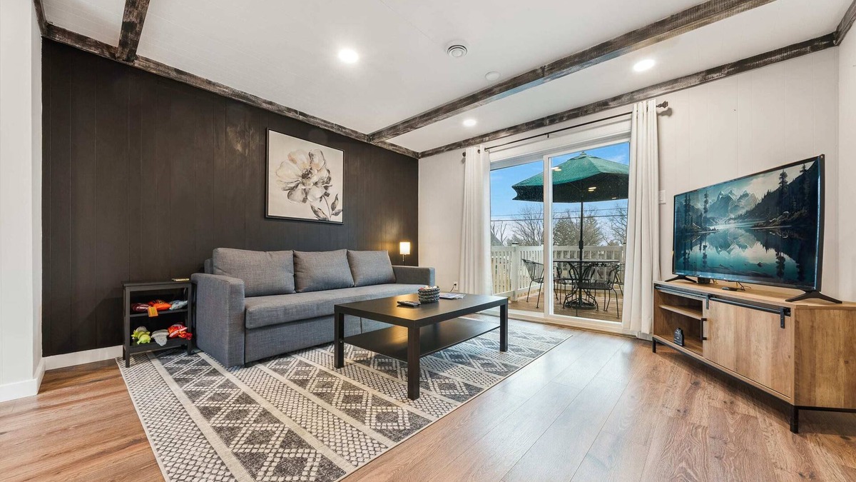 Lake Geneva House | Pet-Friendly Lake Geneva Home with Game Room