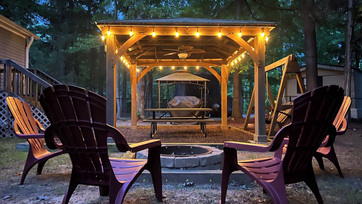 Macon House | Pet Friendly Lake Gaston Home with Neighborhood Beach & Boat Ramp Access