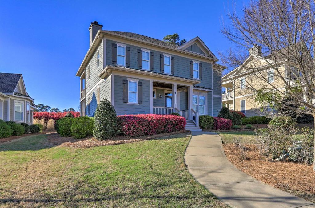 Reynolds Landing House | Pet-Friendly Lake Oconee Home in Gated Community!