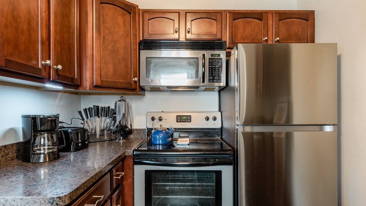 Royal Oak House | ★ Pet Friendly + Large Families | ❤ of Royal Oak