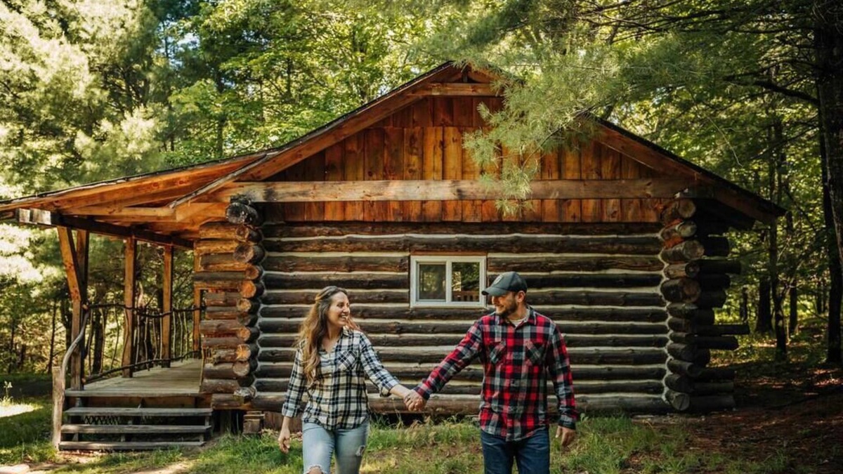 Penn Yan House | Pet Friendly Log Cabin