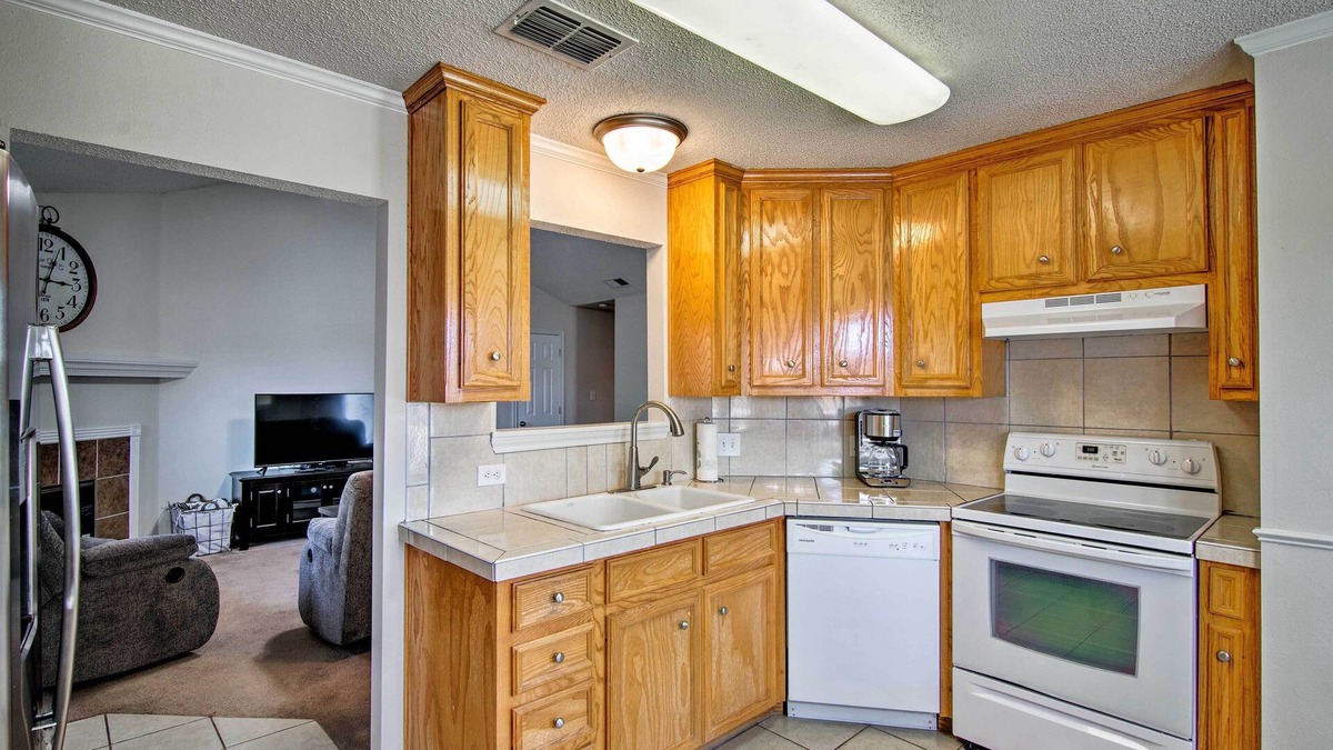 Lubbock Cottage | Pet-friendly Lubbock Home w/Yard - 6 Mi to TTU