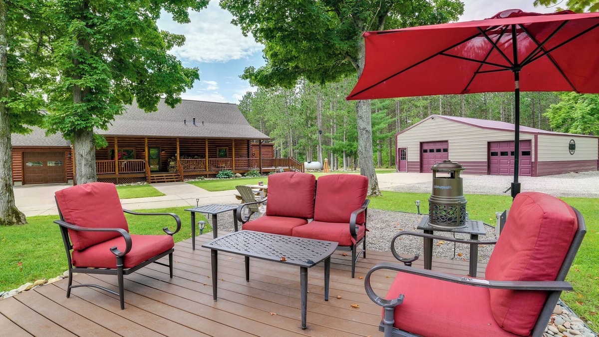 Frederic Cabin | Pet-Friendly Michigan Cabin w/ Private Pond