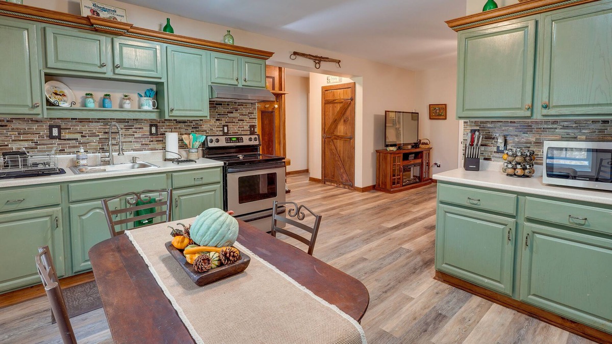 Bloomingburg House | Pet-Friendly Mid-Hudson Getaway w/ Fire Pit!