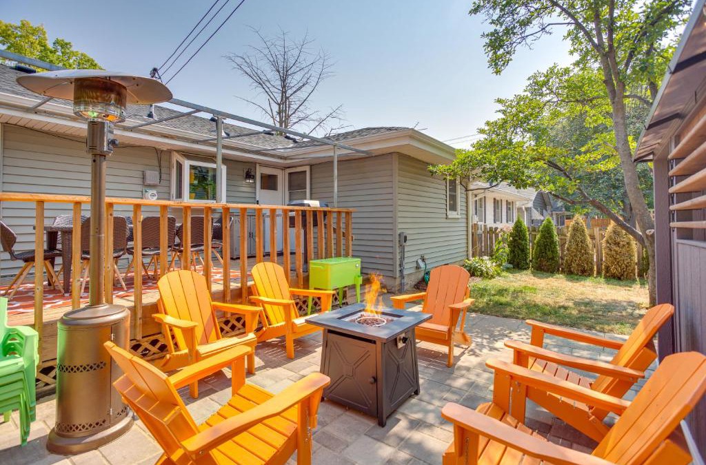 Southwest Minneapolis House | Pet-Friendly Minneapolis Home about 8 Mi to Downtown!