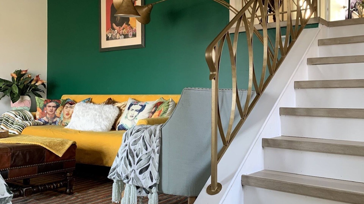 Wood Dale House | Pet Friendly, Near O’Hare, Fenced in, Cheerful Frida & Diego Home, up to 6 ppl