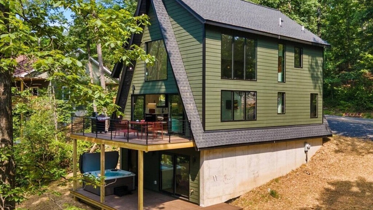 Mount Jackson Cabin | Pet-friendly New Build Luxe Cabin in Basye