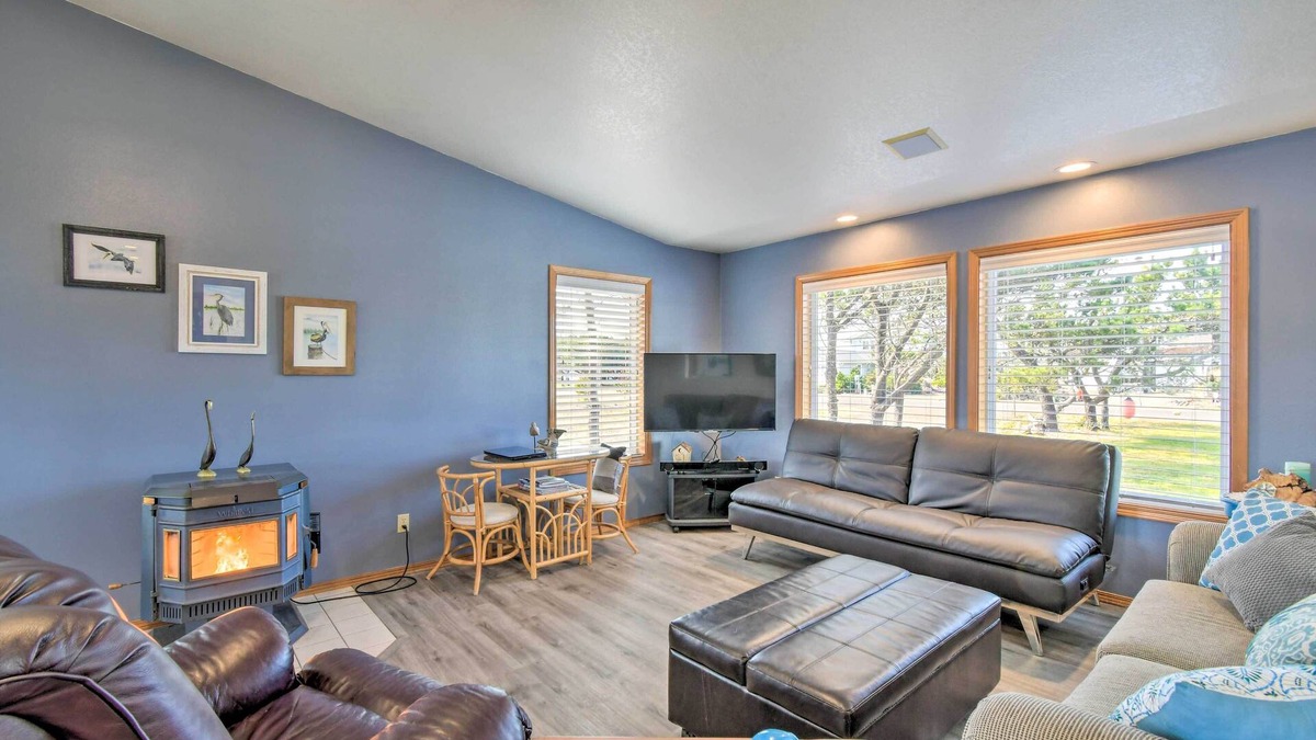 Ocean Park House | Pet-Friendly Ocean Park Home w/Decks & View!