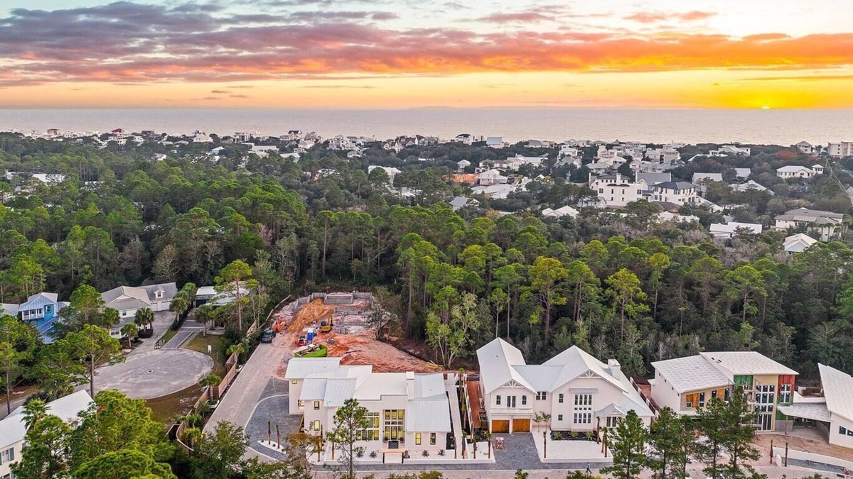 Hammocks of Seagrove House | Pet Friendly! Private Pool! Walk to Beach! Luxury 30A! Salty Days!