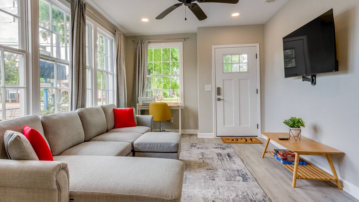 New Warrington House | Pet-Friendly Pensacola House Rental: 3 Mi to Beach