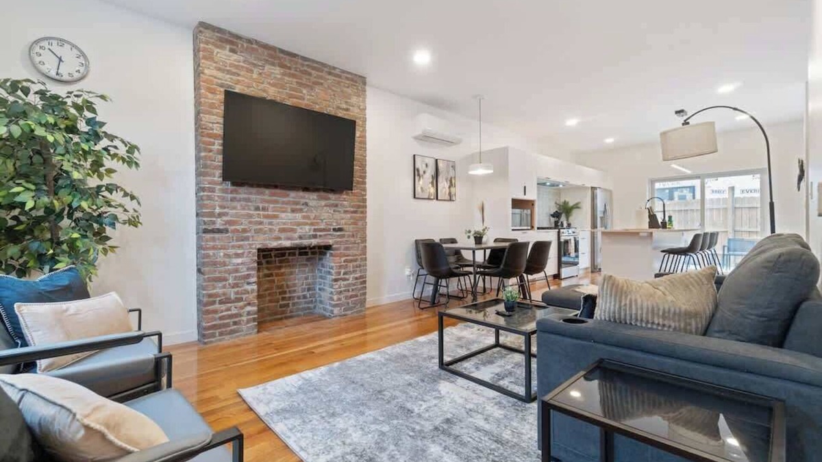 Mexican War Streets House | Pet-Friendly Pittsburgh House: 3BR, Yard