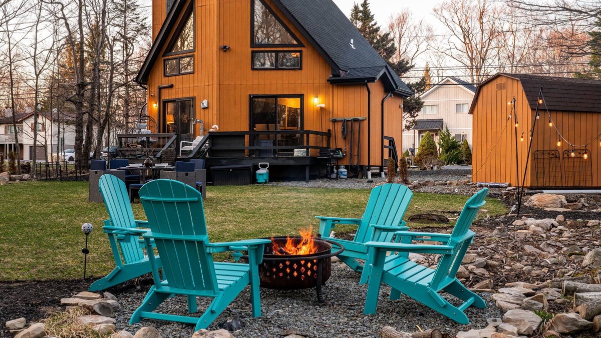 Tobyhanna Ski Chalet | Pet Friendly, Pocono Chalet, Lake Community
