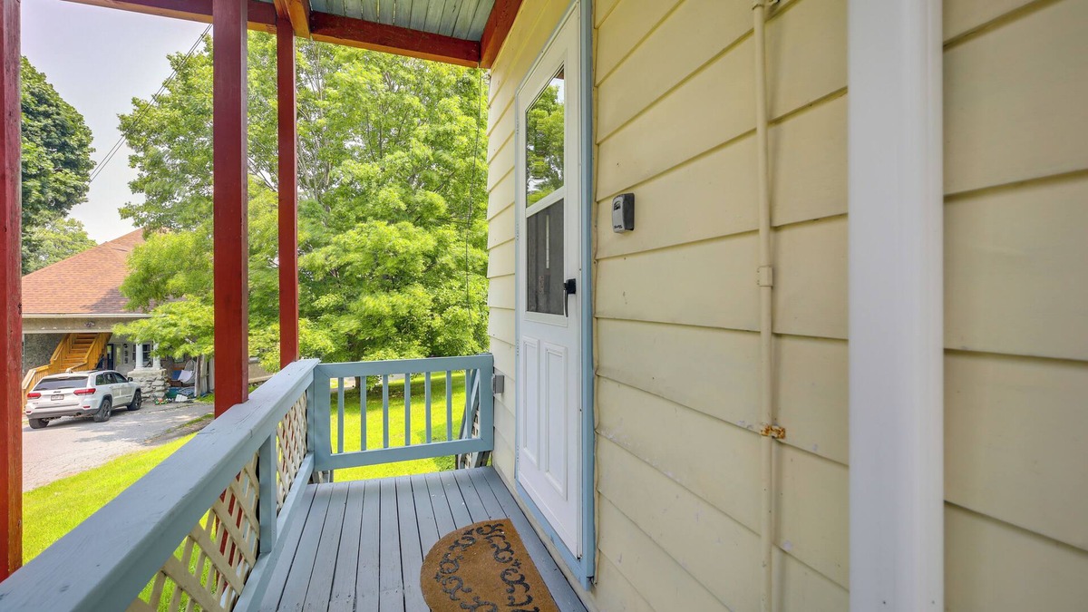 Port Henry Apartment | Pet-Friendly Port Henry Apartment: Walk to Water!
