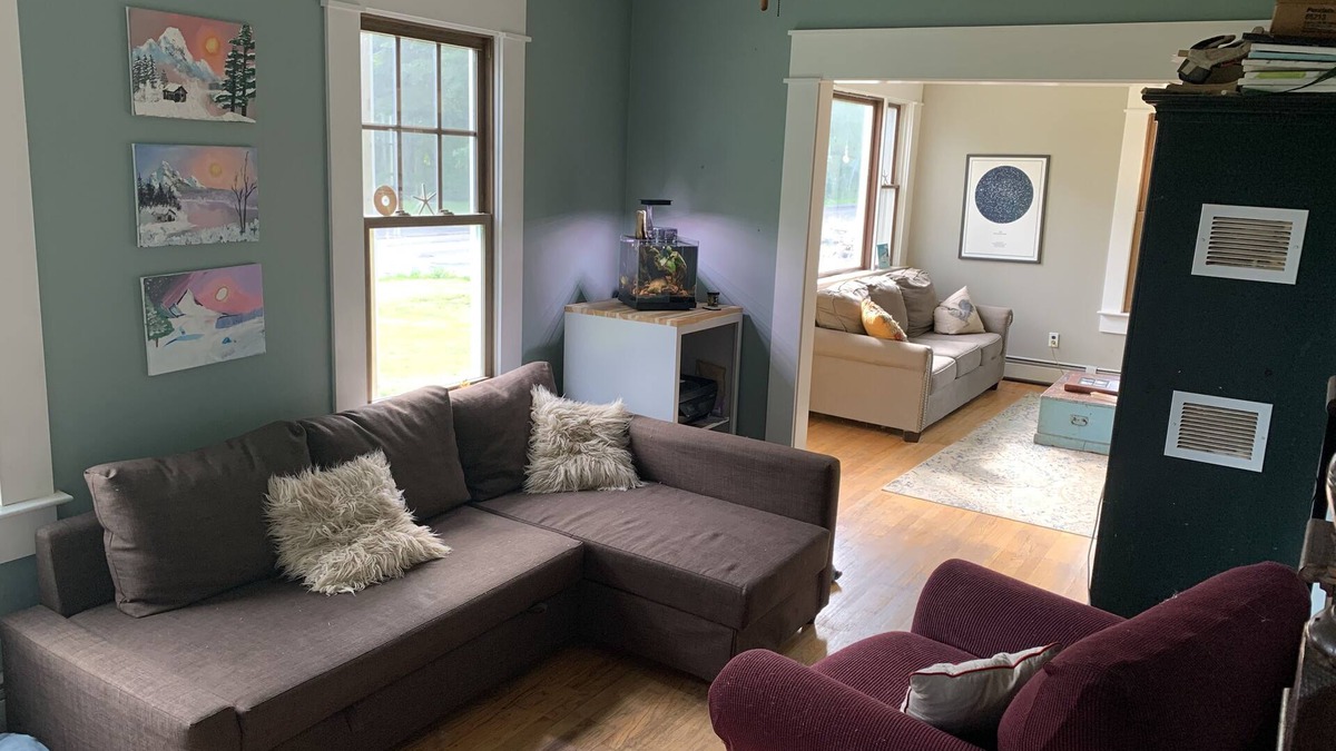 North Branford House | Pet Friendly Private Room with large fenced in yard.
