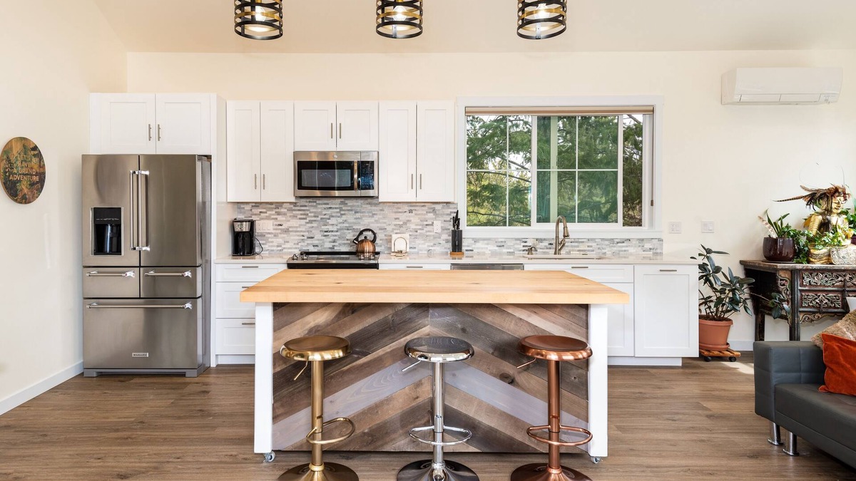 Awbrey Butte Apartment | Pet-Friendly Private Apartment