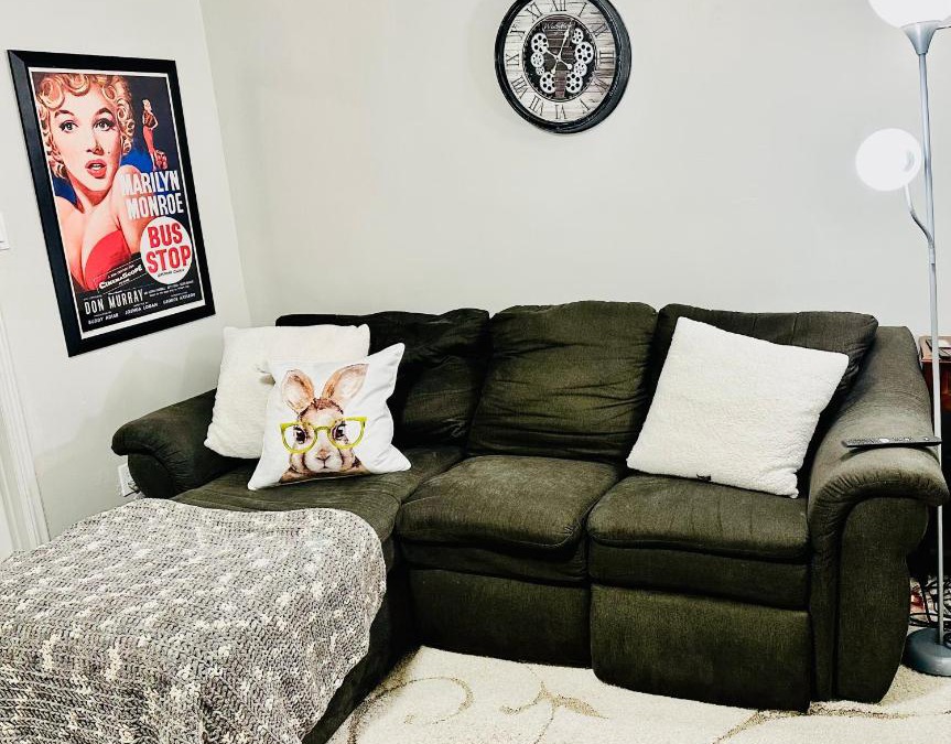 Centennial Park House | Pet Friendly, Private Basement, near Park &Airport