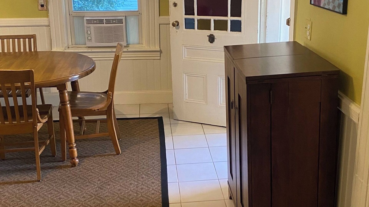 Amesbury Apartment | Pet friendly, quiet home away from home!
