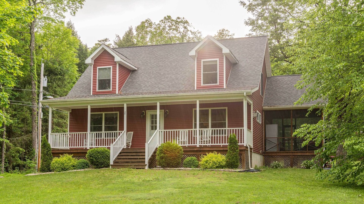 Lake George House | Pet Friendly Red House: Short Walk to Private Dock & Lake George!