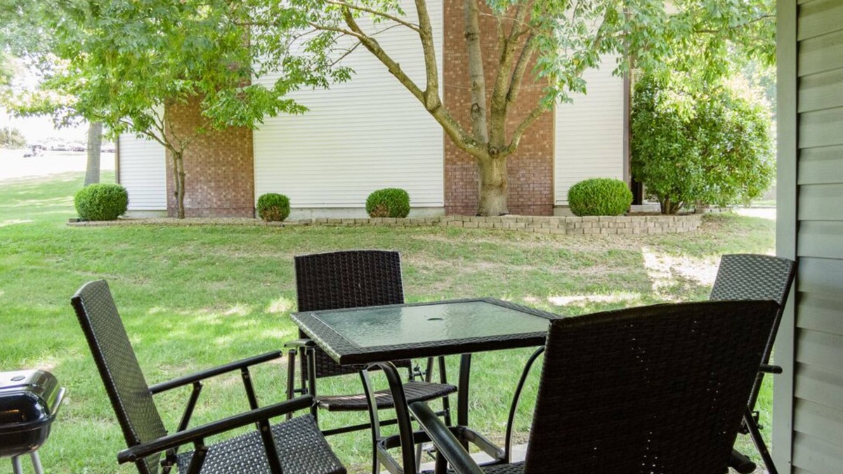 Table Rock Condo | Pet Friendly ~ Resort Amenities ~ Near the 76 Strip ~ FREE TICKETS INCLUDED! (PR50-4)