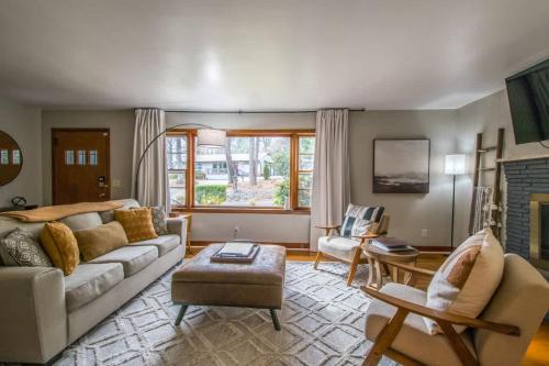 Hendersonville House | Pet-Friendly Retreat~$375 Free Activities Daily