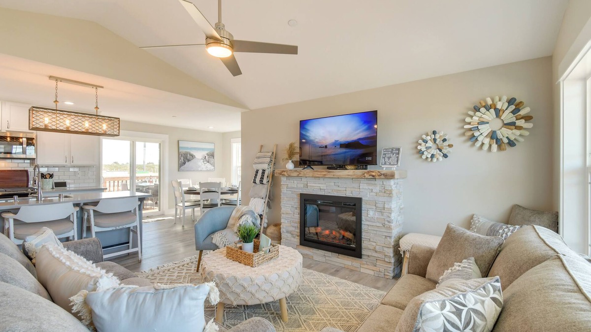 Ocean Shores House | Pet-Friendly Retreat w/Fenced Yard & Fire Pit