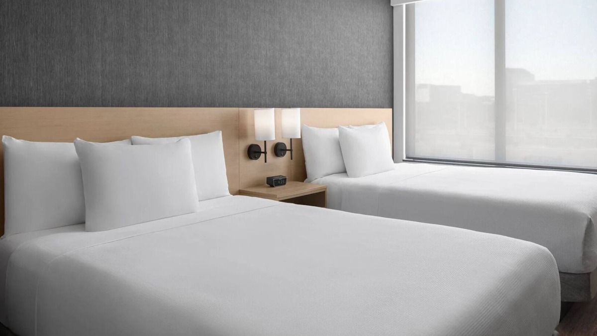 Dunwoody Hotel | Pet-Friendly Retreat with Free Breakfast Minutes to LEGOLAND® Discovery Center
