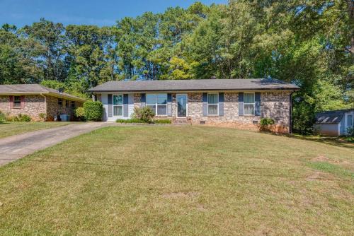 Church Street House | Pet-Friendly Rex Vacation Rental 18 Mi to Atlanta