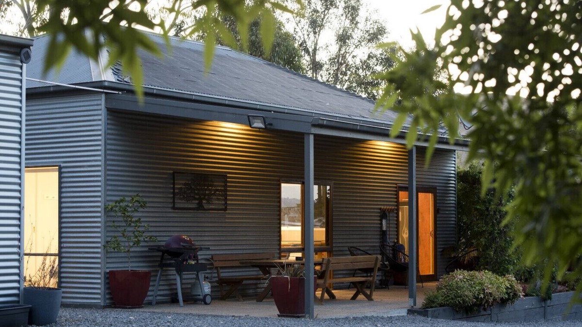 Bonnie Doon Cottage | Pet friendly rural escape for couples & families