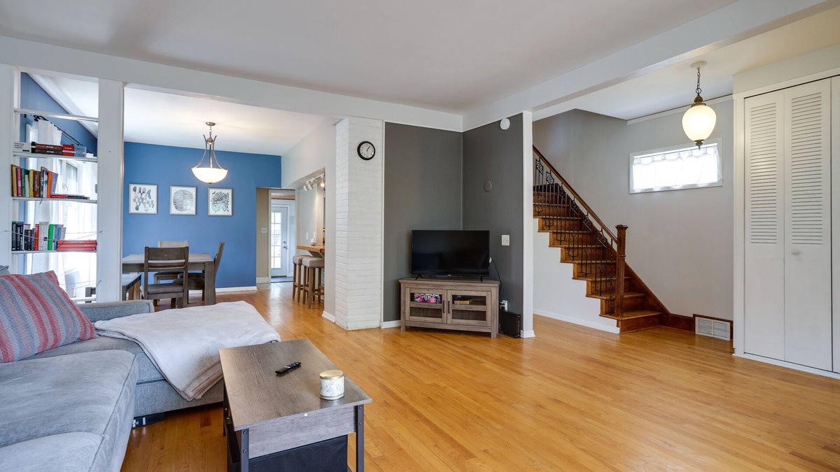 Merriam Park House | Pet-Friendly Saint Paul Home Near Allianz Field!