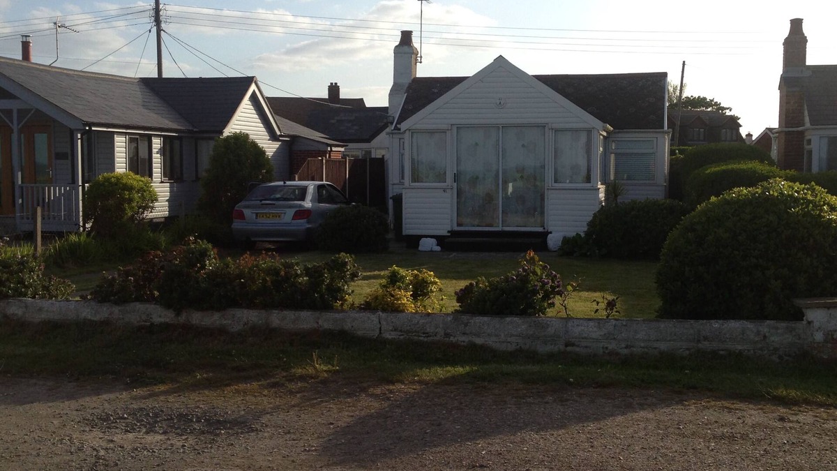 Scratby House | Pet-Friendly, Sea Views, Close to Norfolk Broads, easy access to sandy beach