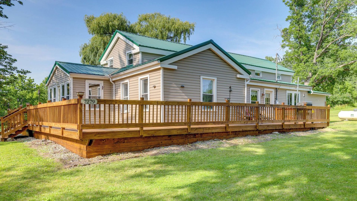 Ovid House | Pet-Friendly Seneca Lake Home w/Private Deck