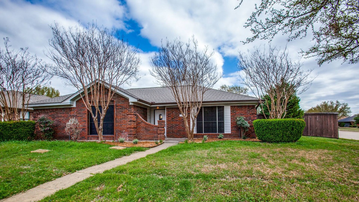 Allen House | Pet-friendly SFH on corner lot in great neighborhood