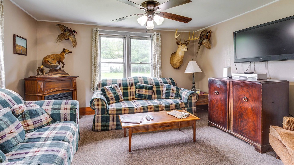 Smithmill House | Pet-Friendly Smithmill Retreat w/Hunting On-Site!