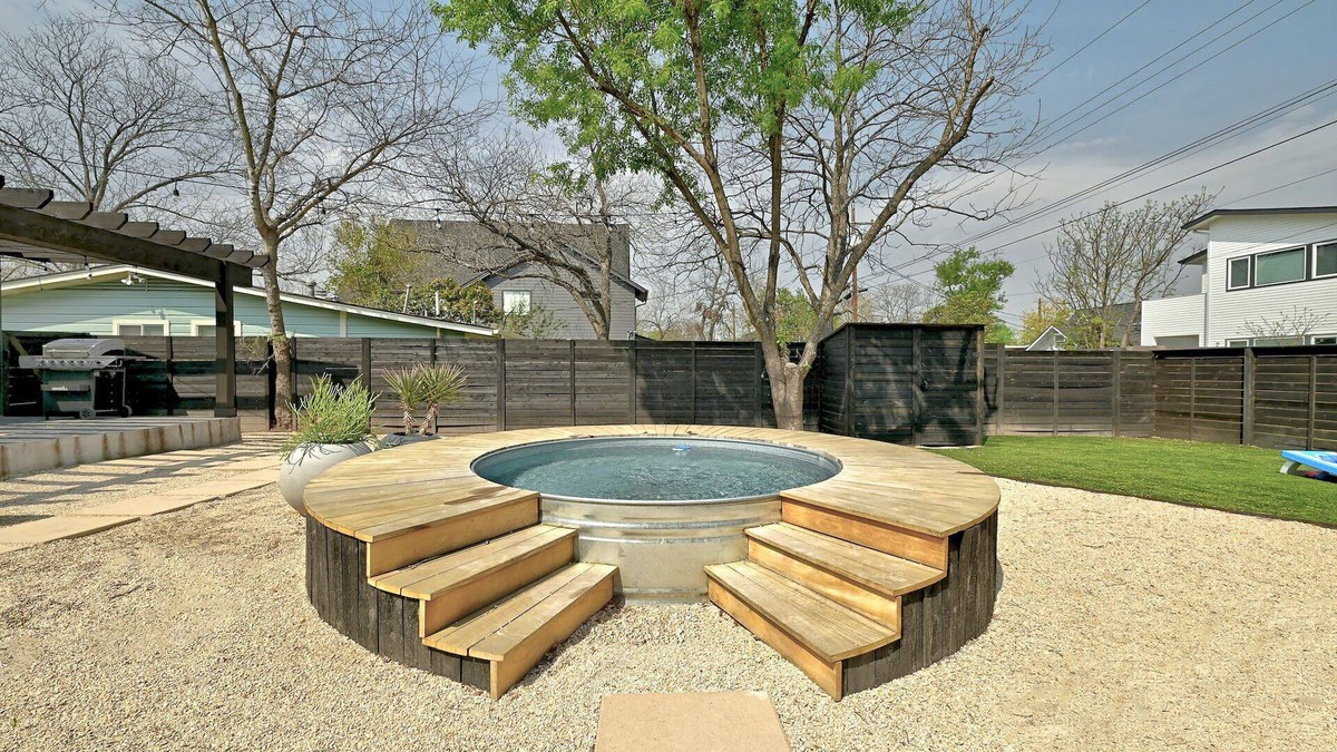 Dawson House | Pet Friendly SOCO Home with Cowboy Pool - Webster!