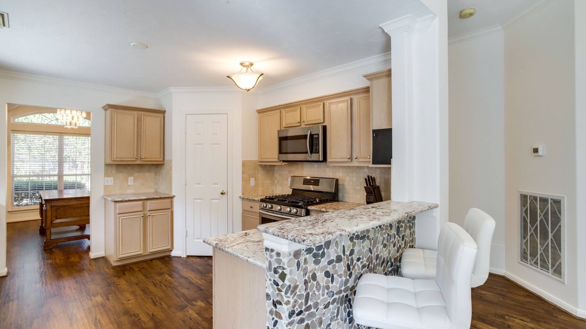 Spring Cottage | Pet-friendly Spring Home - 4 Mi to Six Flags!