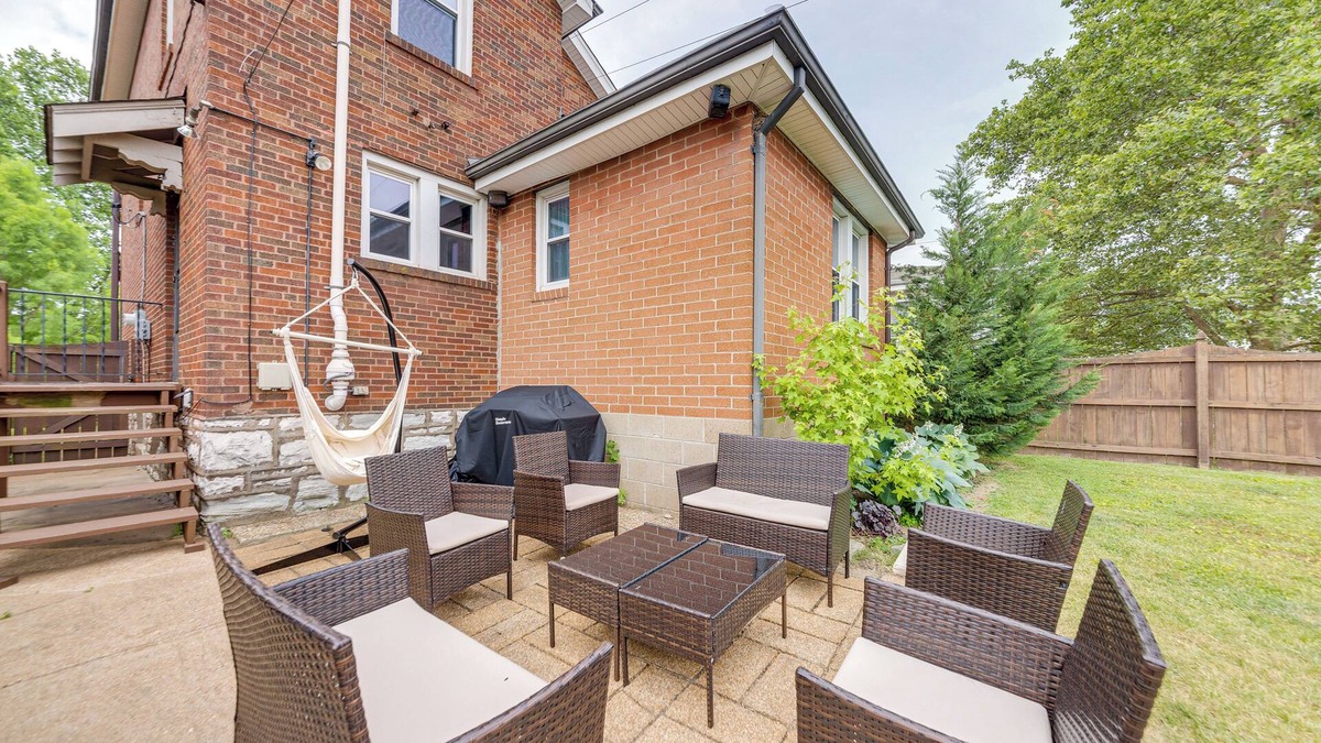 Northampton House | Pet-Friendly St Louis Home w/Grill & Backyard