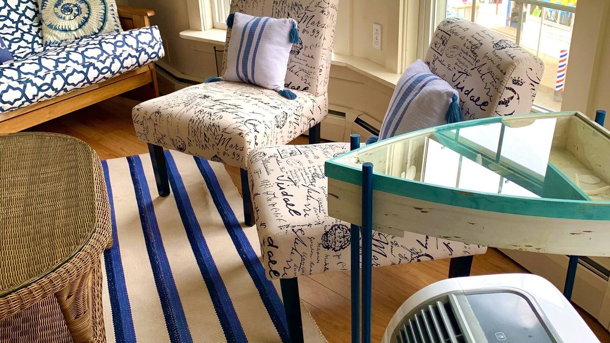 Boothbay Harbor Apartment | Pet Friendly-Steps from All-Harbor View Apt Heart of Boothbay Harbor's Downtown.