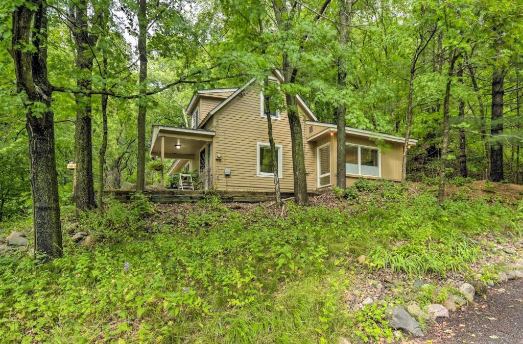 St Croix Falls House | Pet-Friendly St Croix Falls Remote Retreat!