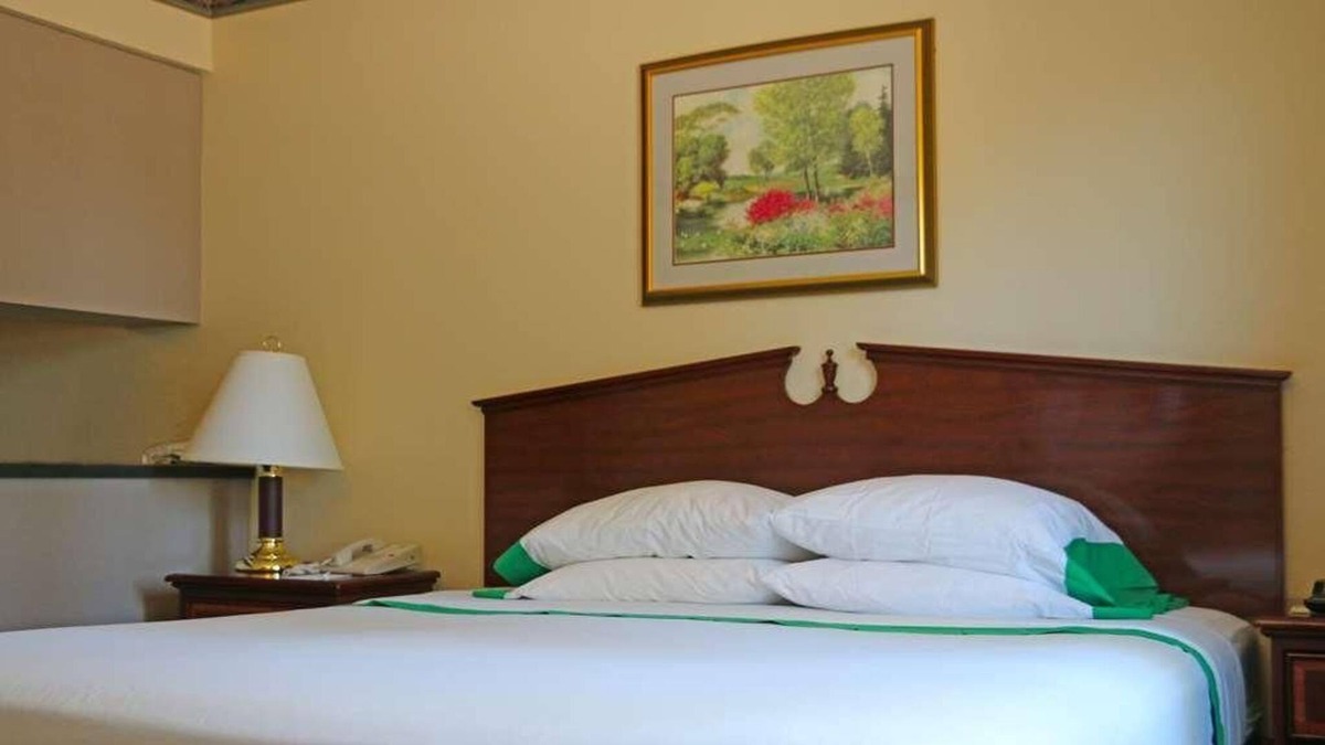 Kelso House | Pet-Friendly Stay at GuestHouse Kelso Longview! Free Parking!