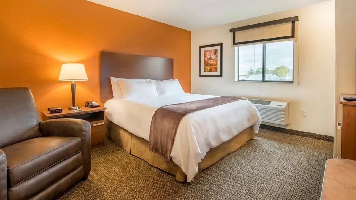 Billings Hotel | Pet-Friendly Stay w/Kitchen Near Moss Mansion, Trails & Downtown Billings
