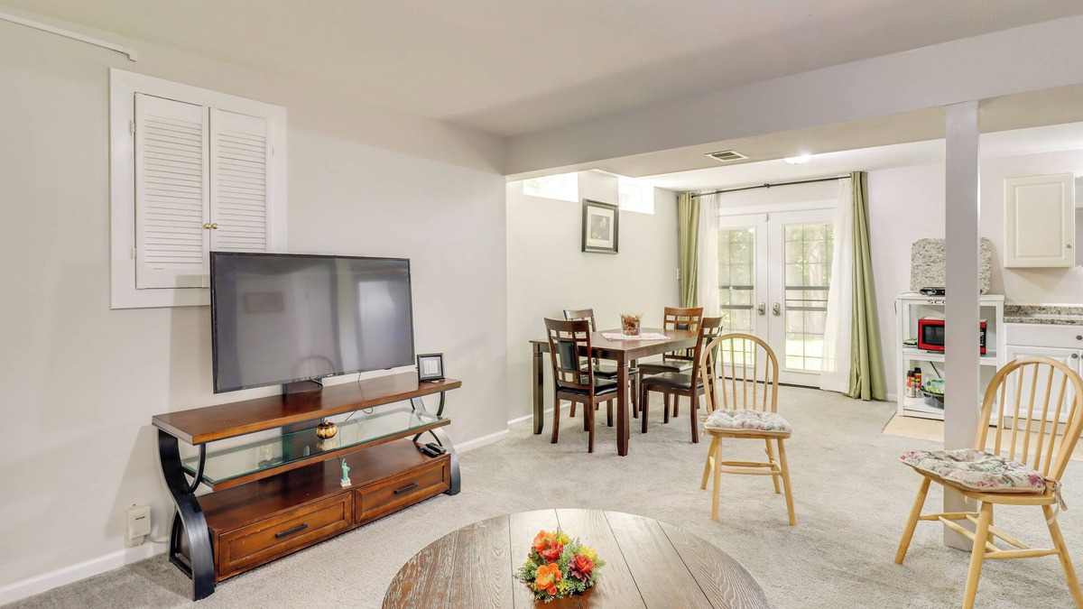 Bowie Apartment | Pet-Friendly Studio in Bowie: 9 Mi to Six Flags