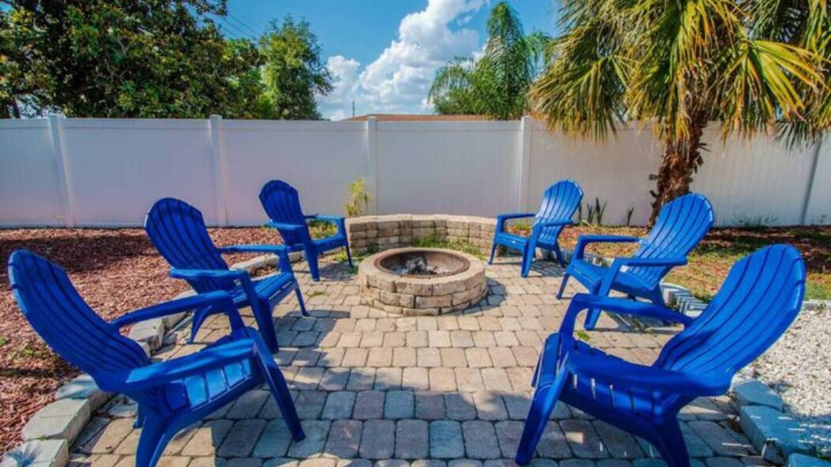 Dover Shores East House | Pet-Friendly Studio in Downtown Orlando Modern