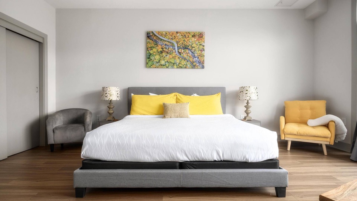 Westwood Place Apartment | Pet Friendly Studio King Suite | 100