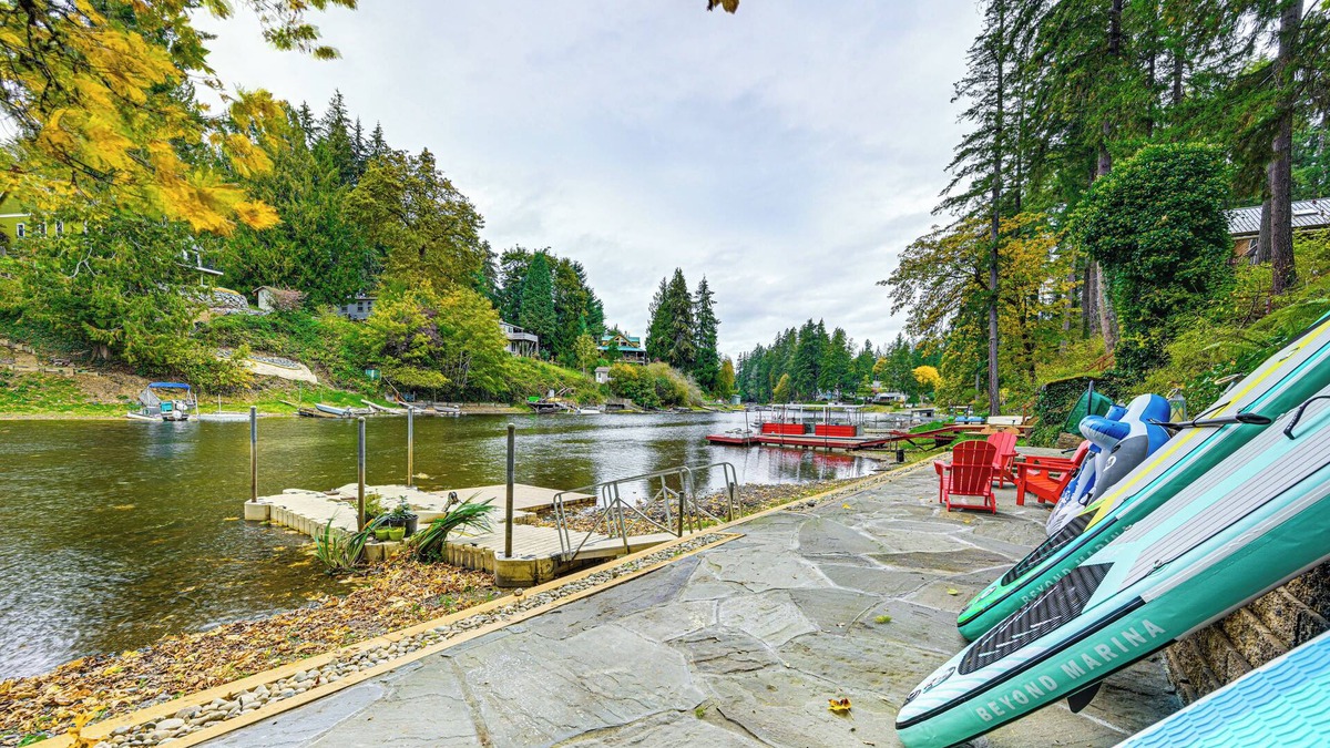 East Olympia Apartment | Pet-Friendly Studio w/Fire Pit in Olympia!