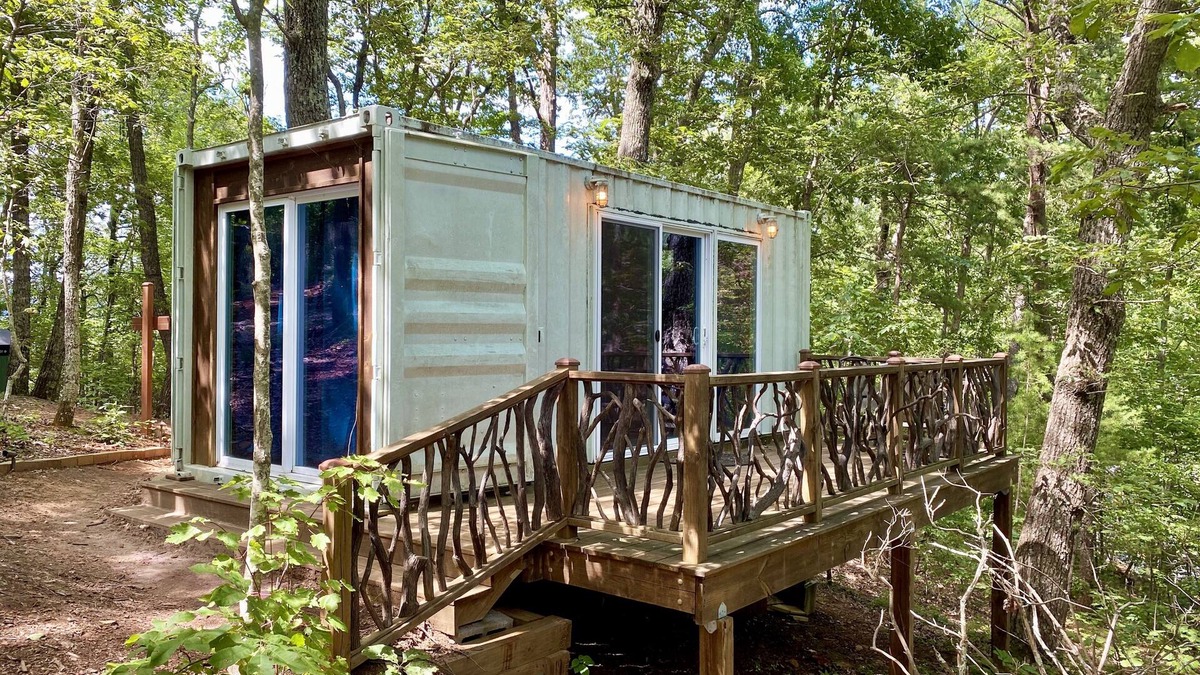 Dahlonega Cabin | Pet-Friendly Sunrise Eco Container Cabin in the North Georgia Mountains