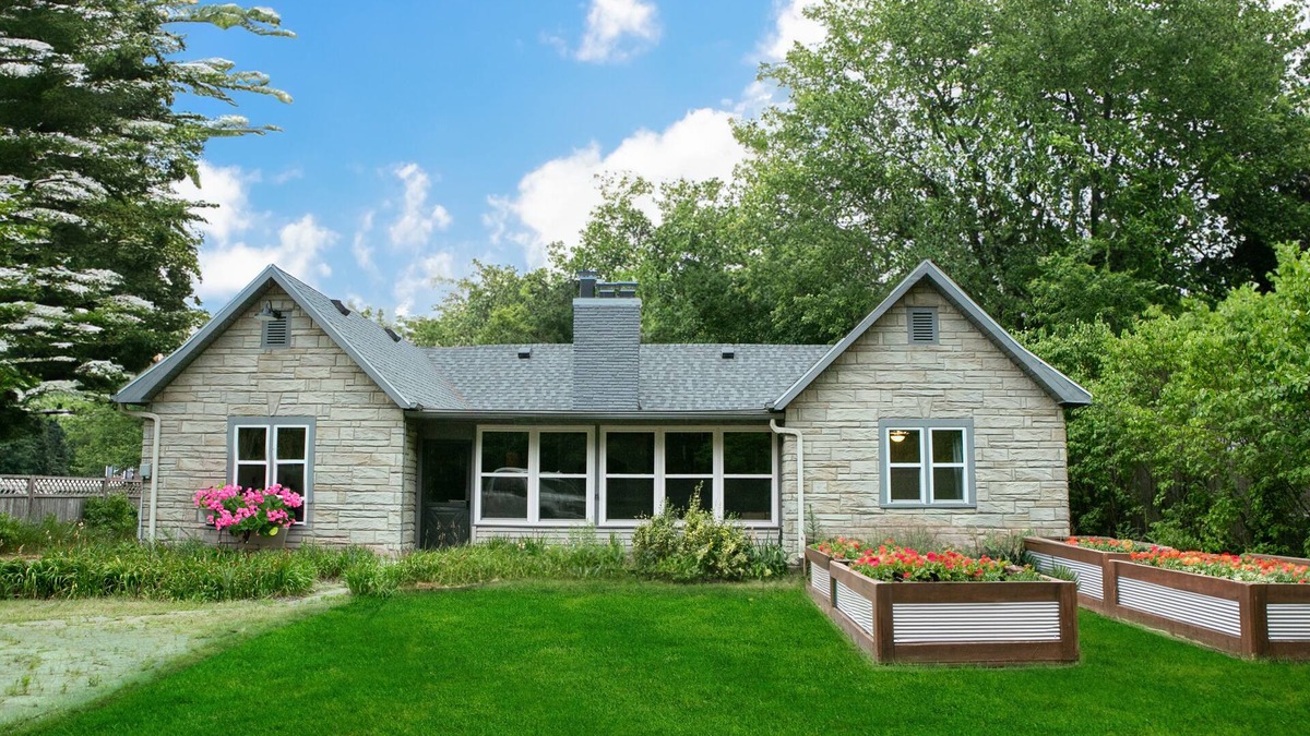 Stevensville House | Pet Friendly, Sunset Ridge, Sleeps 8