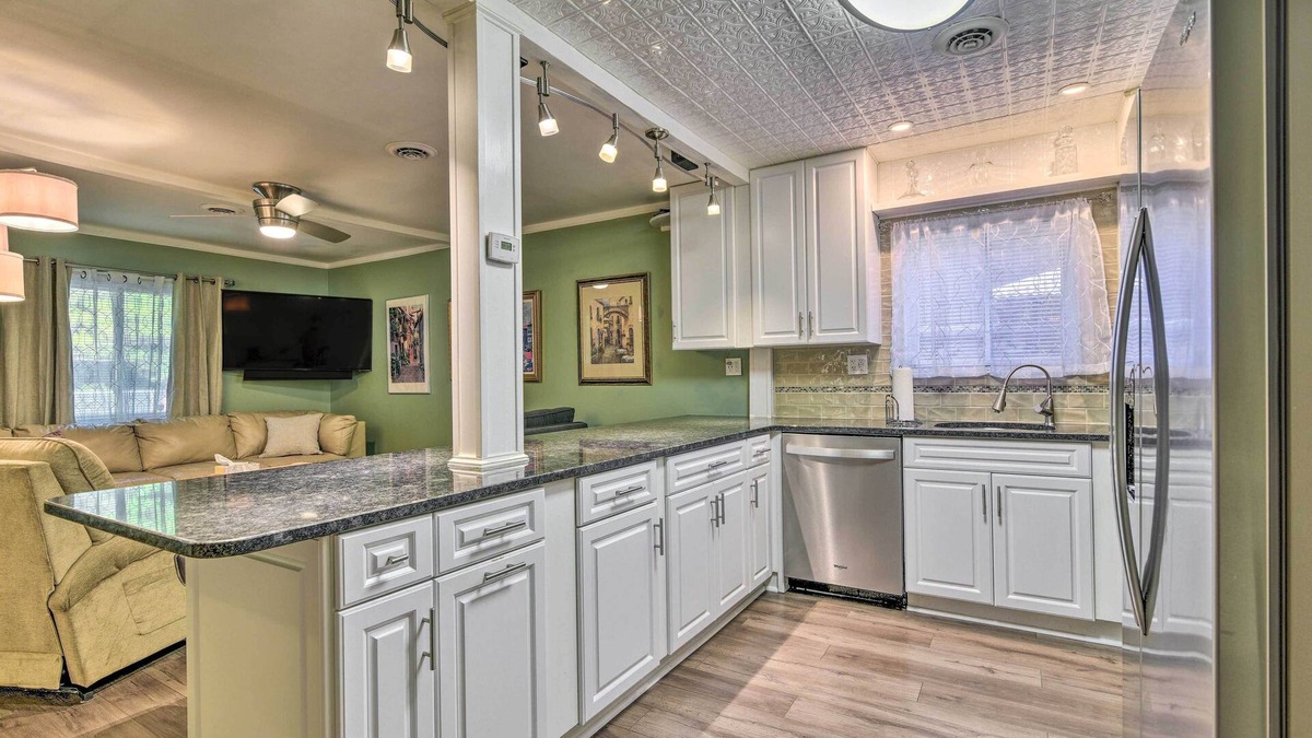 Taylor Cottage | Pet-friendly Taylor Home w/Backyard Oasis!