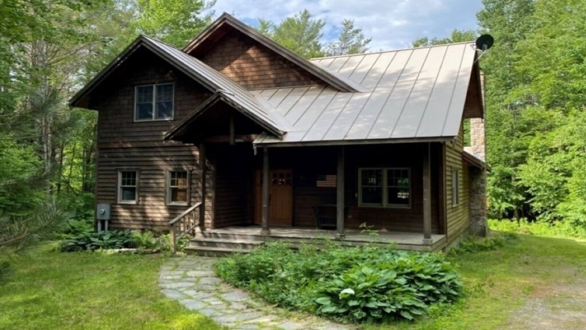 Ludlow House | Pet Friendly Timber Frame Home in a True Vermont Setting, Deck with New Hot Tub,