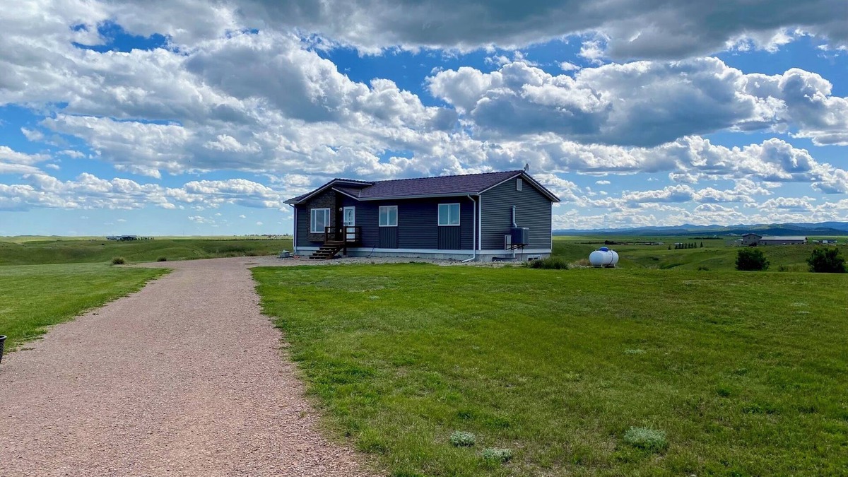 Hermosa House | Pet friendly tranquil country haven with modern comfort.